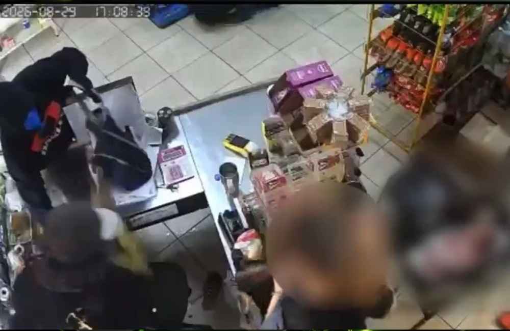 VÍDEO | Trio encapuzado assalta comércio em Jataí e quatro são presos horas depois