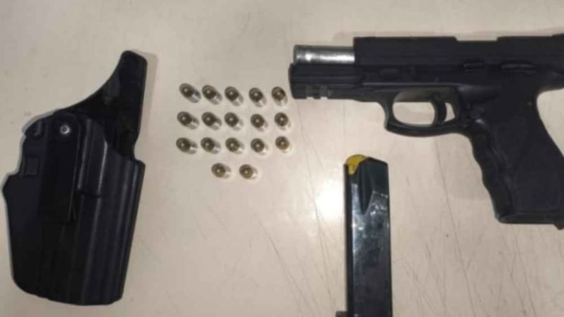 Ex-vigilante penitenciário é levado à delegacia após ser flagrado armado em evento em Jataí