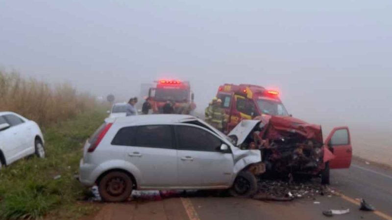 Colisão frontal deixa três vítimas na GO-184, em Serranópolis