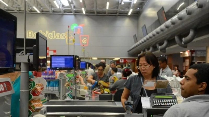 Justiça autoriza supermercados a abrir em feriados sem acordo coletivo
