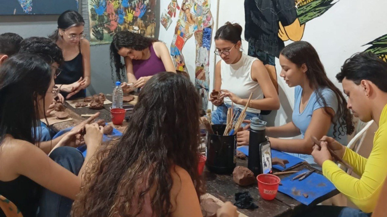 Projeto em Jataí estimula criatividade infantil com oficinas de arte