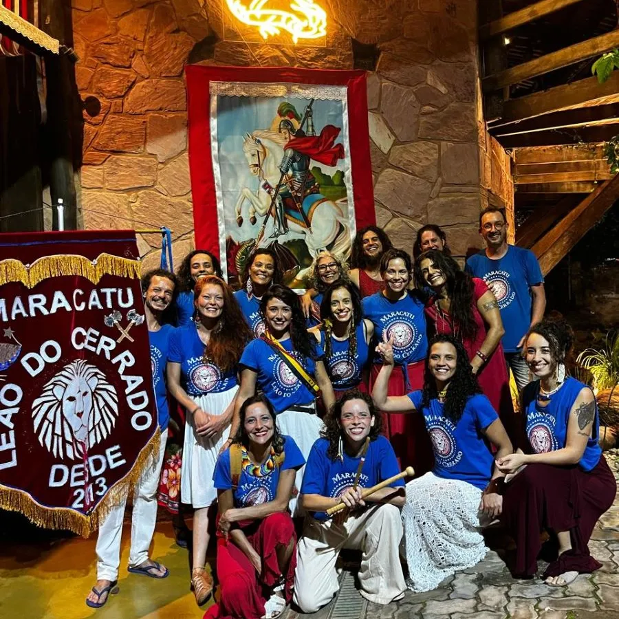 Apresentação do grupo Maracatu Leão do Cerrado na programação cultural em Jataí