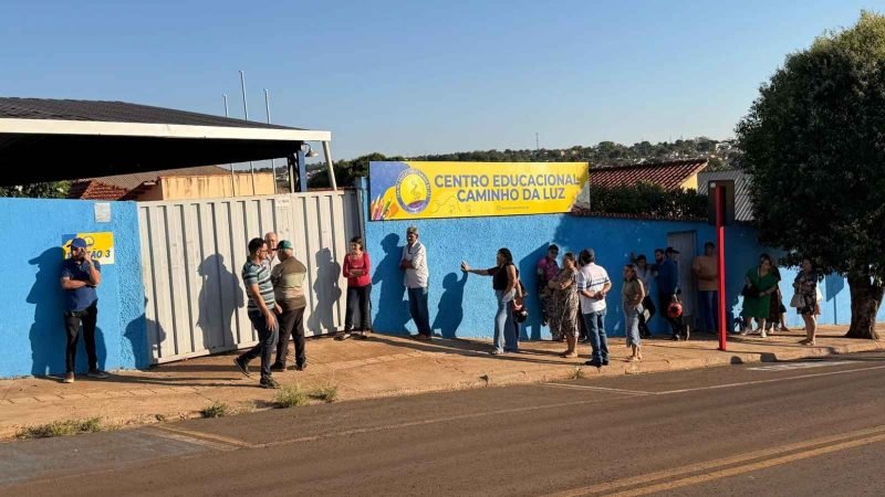 Eleições 2026: eleitores chegam cedo aos locais de votação em Jataí neste domingo