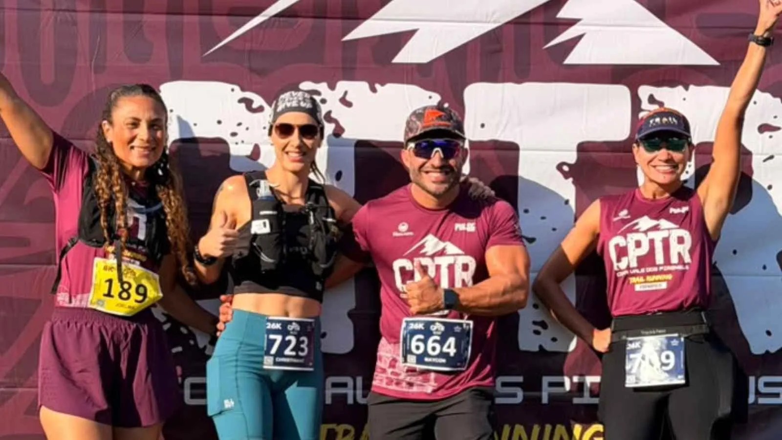Atletas de Jataí Vânia Santana, Maycon Luz, Christhiane Dias e Marivane Silva, participantes do Campeonato Goiano de Trail Running 2026, em Pirenópolis.