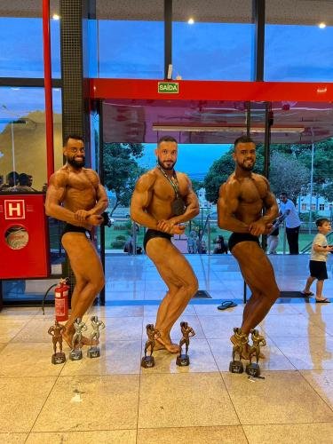 2024-Atletas-de-Jatai-brilham-no-fisiculturismo-em-evento-em-Rio-Verde-2
