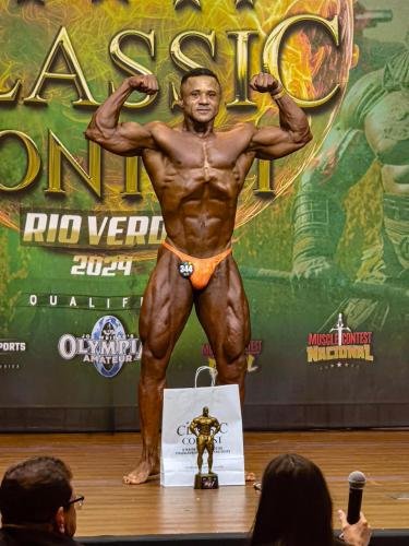 2024-Atletas-de-Jatai-brilham-no-fisiculturismo-em-evento-em-Rio-Verde-3