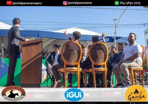 Desfile-Civico-Estudantil-e-Militar-em-Comemoracao-aos-129-Anos-de-Jatai-A-126