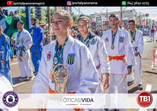 Desfile-Civico-Estudantil-e-Militar-em-Comemoracao-aos-129-Anos-de-Jatai-B-3