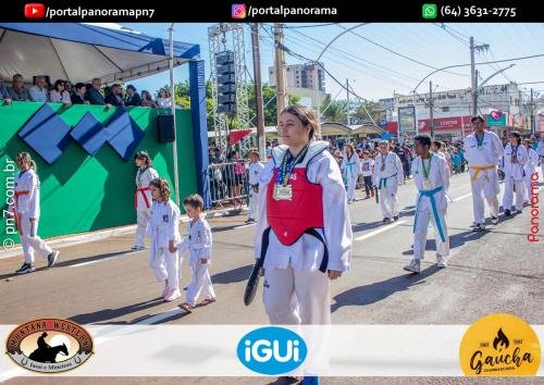 Desfile-Civico-Estudantil-e-Militar-em-Comemoracao-aos-129-Anos-de-Jatai-B-8