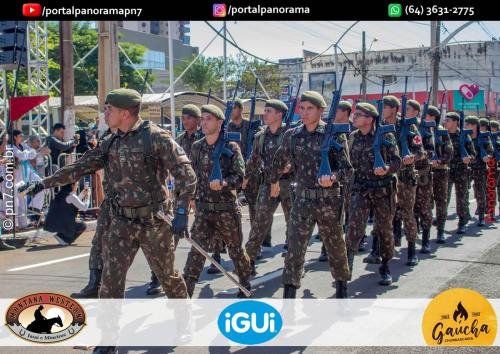 Desfile-Civico-Estudantil-e-Militar-em-Comemoracao-aos-129-Anos-de-Jatai-C-90