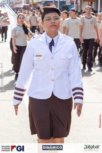 Desfile-Civico-Militar-emociona-e-atrai-multidao-no-aniversario-de-130-anos-de-Jatai-100 (1) (1) (1)