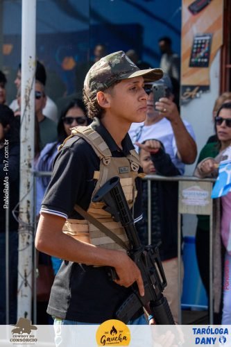 Desfile-Civico-Militar-emociona-e-atrai-multidao-no-aniversario-de-130-anos-de-Jatai-106 (1) (1)