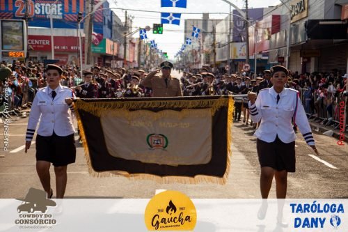 Desfile-Civico-Militar-emociona-e-atrai-multidao-no-aniversario-de-130-anos-de-Jatai-109 (1) (1)