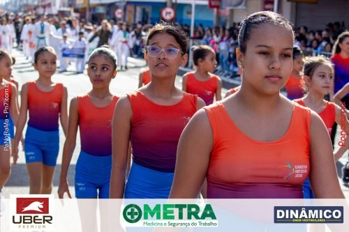 Desfile-Civico-Militar-emociona-e-atrai-multidao-no-aniversario-de-130-anos-de-Jatai-10 (1) (1)