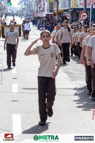 Desfile-Civico-Militar-emociona-e-atrai-multidao-no-aniversario-de-130-anos-de-Jatai-114 (1) (1) (1)
