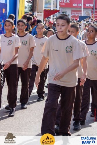 Desfile-Civico-Militar-emociona-e-atrai-multidao-no-aniversario-de-130-anos-de-Jatai-115 (1) (1) (1)