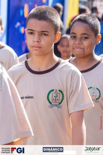 Desfile-Civico-Militar-emociona-e-atrai-multidao-no-aniversario-de-130-anos-de-Jatai-116 (1) (1) (1)