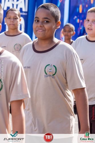 Desfile-Civico-Militar-emociona-e-atrai-multidao-no-aniversario-de-130-anos-de-Jatai-117 (1) (1) (1)