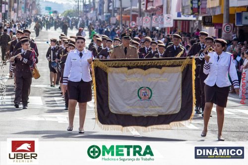 Desfile-Civico-Militar-emociona-e-atrai-multidao-no-aniversario-de-130-anos-de-Jatai-122 (1) (1) (1)