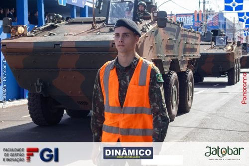 Desfile-Civico-Militar-emociona-e-atrai-multidao-no-aniversario-de-130-anos-de-Jatai-128 (1) (1) (1)