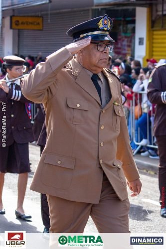 Desfile-Civico-Militar-emociona-e-atrai-multidao-no-aniversario-de-130-anos-de-Jatai-130 (1) (1) (1)