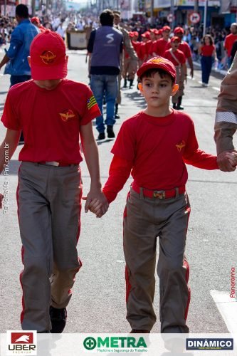 Desfile-Civico-Militar-emociona-e-atrai-multidao-no-aniversario-de-130-anos-de-Jatai-133 (1) (1)