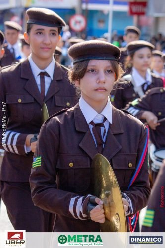 Desfile-Civico-Militar-emociona-e-atrai-multidao-no-aniversario-de-130-anos-de-Jatai-138 (1) (1) (1)