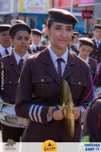Desfile-Civico-Militar-emociona-e-atrai-multidao-no-aniversario-de-130-anos-de-Jatai-139 (1) (1) (1)