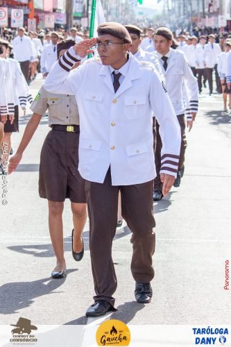 Desfile-Civico-Militar-emociona-e-atrai-multidao-no-aniversario-de-130-anos-de-Jatai-154 (1) (1)
