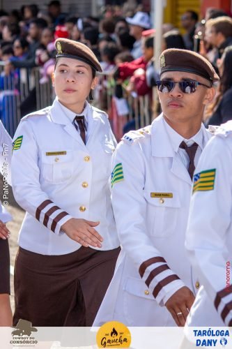Desfile-Civico-Militar-emociona-e-atrai-multidao-no-aniversario-de-130-anos-de-Jatai-162 (1) (1)