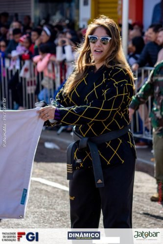 Desfile-Civico-Militar-emociona-e-atrai-multidao-no-aniversario-de-130-anos-de-Jatai-16 (1) (1)