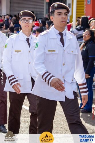 Desfile-Civico-Militar-emociona-e-atrai-multidao-no-aniversario-de-130-anos-de-Jatai-178 (1) (1)