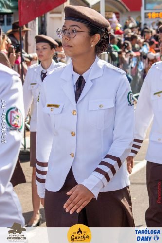 Desfile-Civico-Militar-emociona-e-atrai-multidao-no-aniversario-de-130-anos-de-Jatai-182 (1) (1)