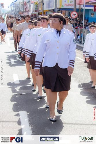Desfile-Civico-Militar-emociona-e-atrai-multidao-no-aniversario-de-130-anos-de-Jatai-187 (1) (1)