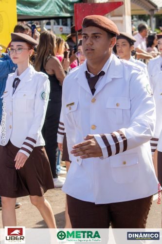 Desfile-Civico-Militar-emociona-e-atrai-multidao-no-aniversario-de-130-anos-de-Jatai-189 (1) (1)