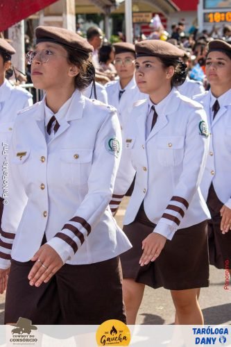 Desfile-Civico-Militar-emociona-e-atrai-multidao-no-aniversario-de-130-anos-de-Jatai-190 (1) (1)