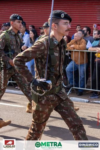 Desfile-Civico-Militar-emociona-e-atrai-multidao-no-aniversario-de-130-anos-de-Jatai-190 (1) (1) (1)
