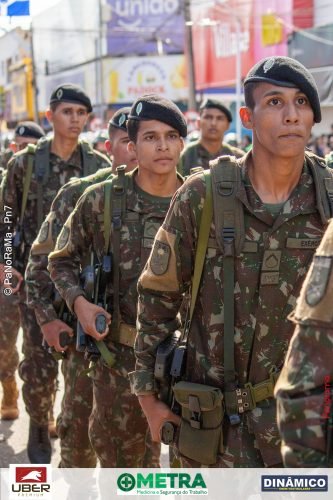 Desfile-Civico-Militar-emociona-e-atrai-multidao-no-aniversario-de-130-anos-de-Jatai-194 (1) (1) (1)