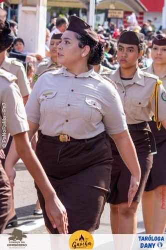 Desfile-Civico-Militar-emociona-e-atrai-multidao-no-aniversario-de-130-anos-de-Jatai-198 (1) (1)