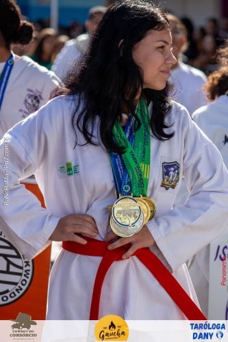 Desfile-Civico-Militar-emociona-e-atrai-multidao-no-aniversario-de-130-anos-de-Jatai-19 (1) (1)