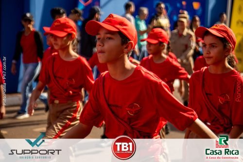 Desfile-Civico-Militar-emociona-e-atrai-multidao-no-aniversario-de-130-anos-de-Jatai-1 (1) (1)