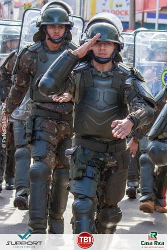 Desfile-Civico-Militar-emociona-e-atrai-multidao-no-aniversario-de-130-anos-de-Jatai-201 (1) (1) (1)