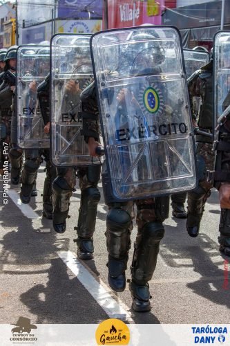 Desfile-Civico-Militar-emociona-e-atrai-multidao-no-aniversario-de-130-anos-de-Jatai-203 (1) (1) (1)