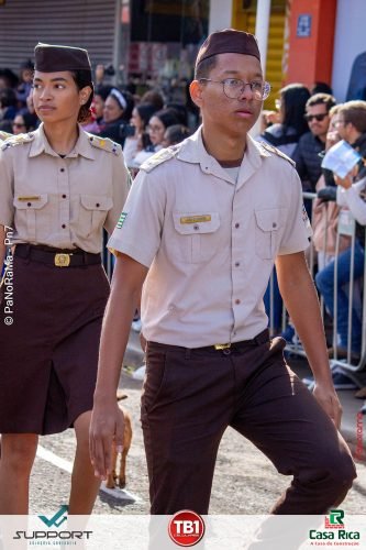 Desfile-Civico-Militar-emociona-e-atrai-multidao-no-aniversario-de-130-anos-de-Jatai-204 (1) (1)