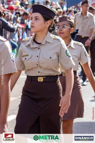 Desfile-Civico-Militar-emociona-e-atrai-multidao-no-aniversario-de-130-anos-de-Jatai-209 (1) (1)
