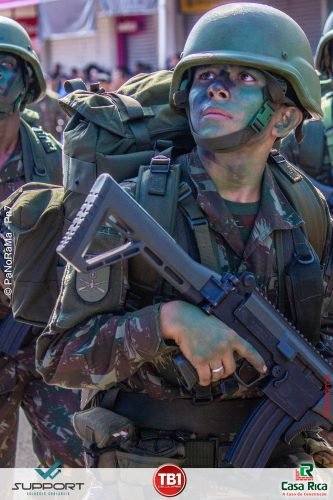 Desfile-Civico-Militar-emociona-e-atrai-multidao-no-aniversario-de-130-anos-de-Jatai-209 (1) (1) (1)