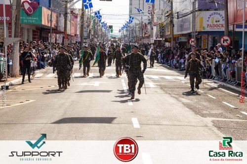 Desfile-Civico-Militar-emociona-e-atrai-multidao-no-aniversario-de-130-anos-de-Jatai-215 (1) (1)