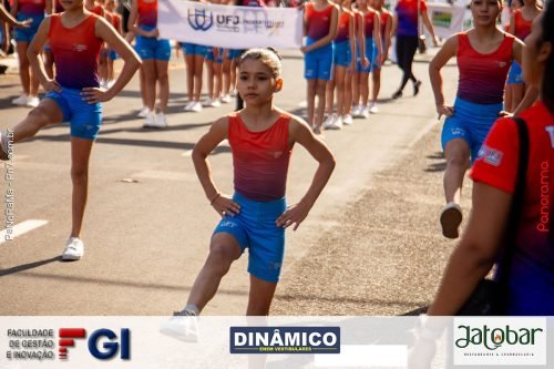 Desfile-Civico-Militar-emociona-e-atrai-multidao-no-aniversario-de-130-anos-de-Jatai-217 (1)