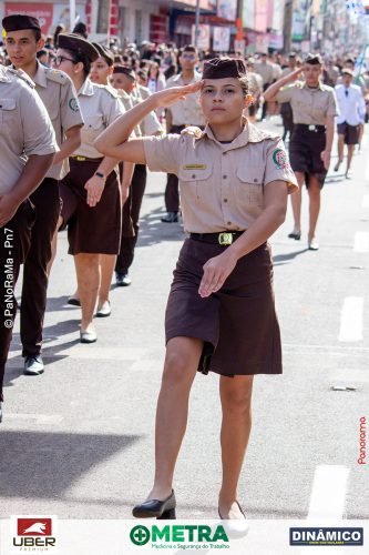 Desfile-Civico-Militar-emociona-e-atrai-multidao-no-aniversario-de-130-anos-de-Jatai-223 (1) (1)