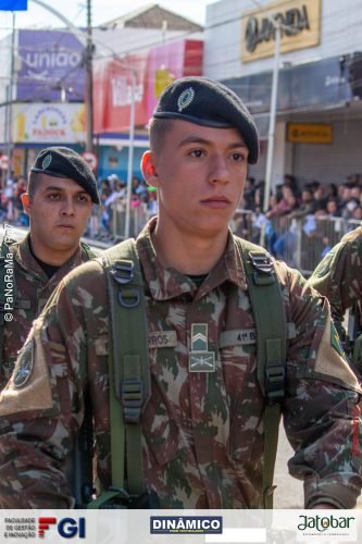 Desfile-Civico-Militar-emociona-e-atrai-multidao-no-aniversario-de-130-anos-de-Jatai-224 (1) (1) (1)